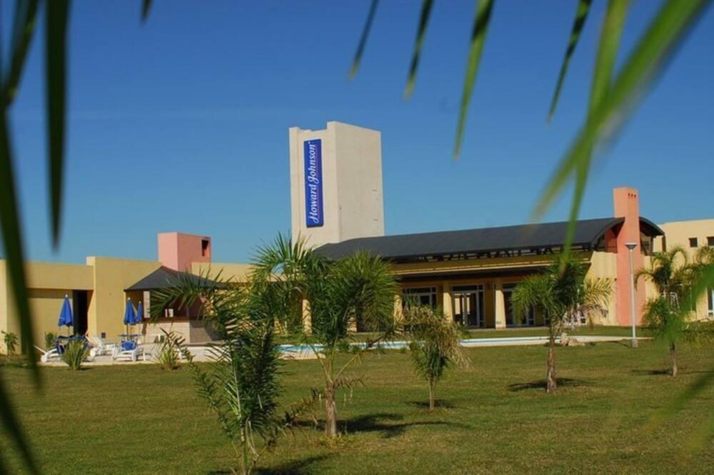Howard Johnson Inn Росарио-де-ла-Фронтера Экстерьер фото