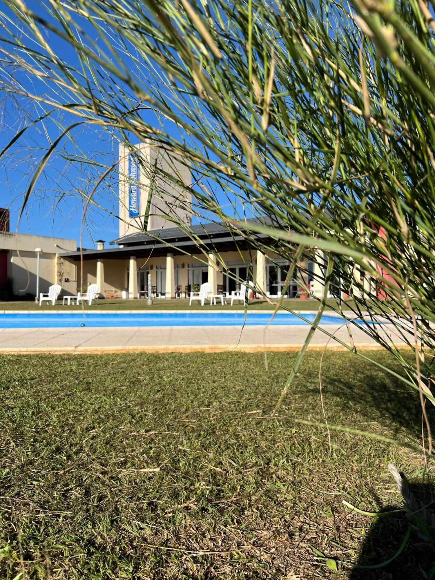 Howard Johnson Inn Росарио-де-ла-Фронтера Экстерьер фото